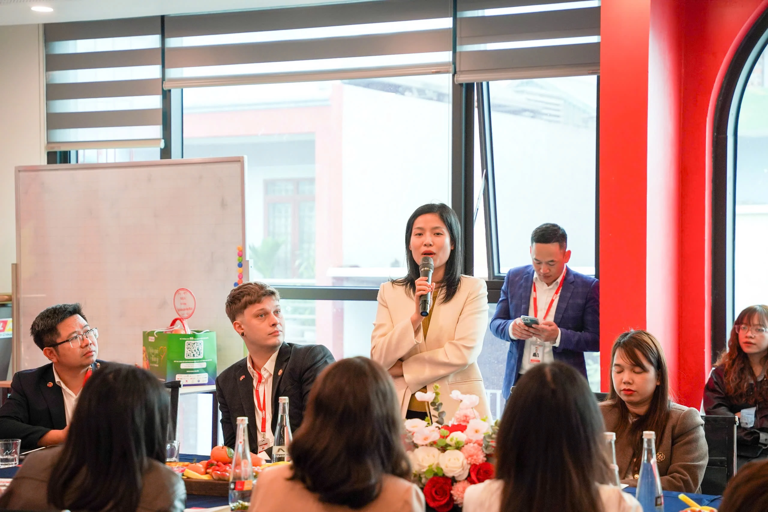 Bà Vũ Thùy Phương - Đại diện Hà Nội IEC chia sẻ